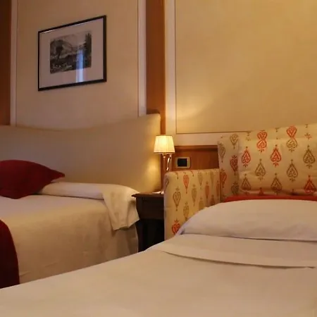 מלון Iseo Lago Hotel